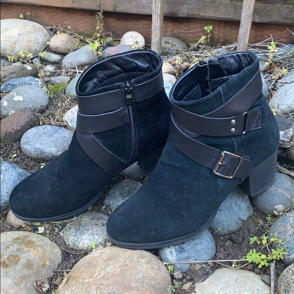 Skechers Shoes - Skechers Boots ❤️